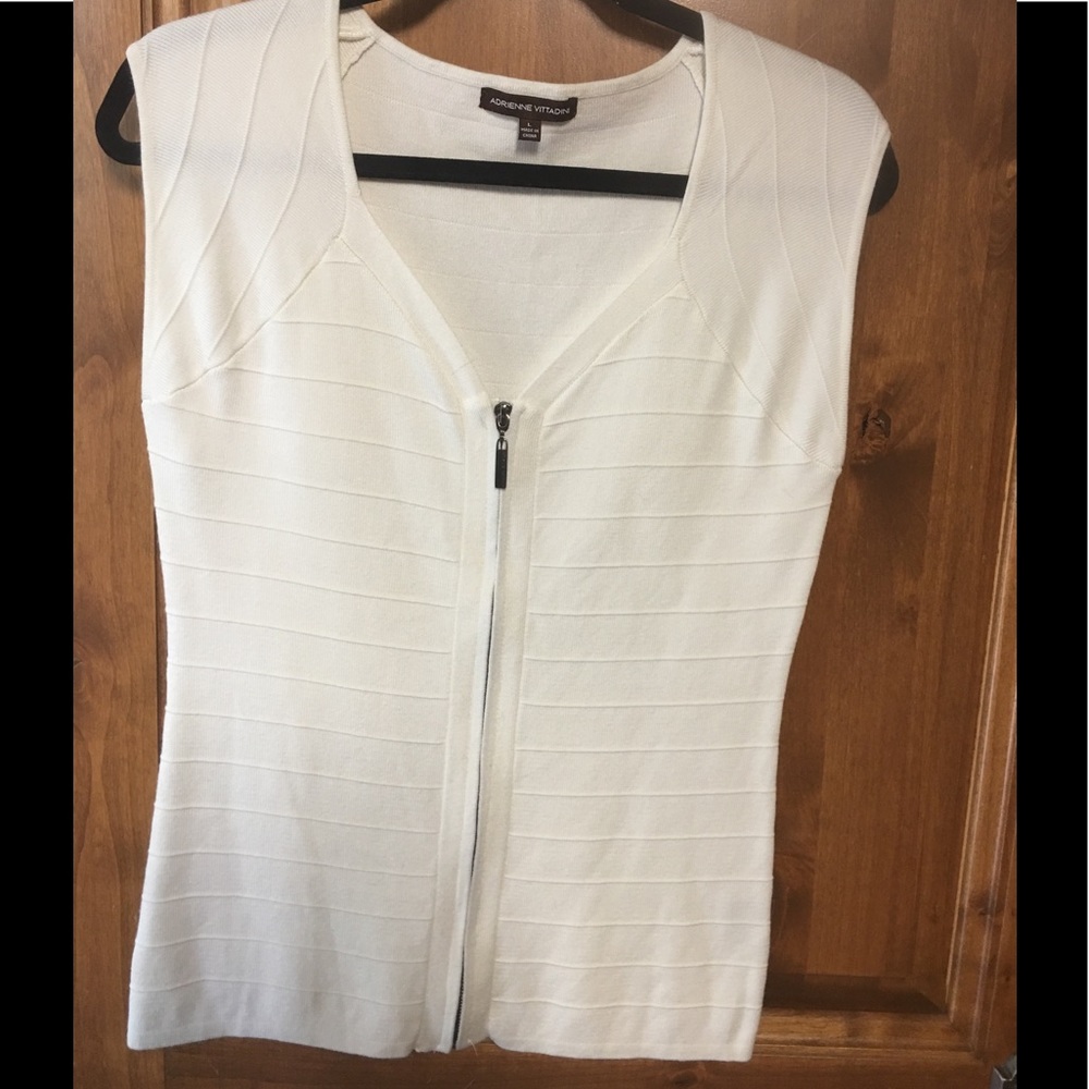 Adrienne Vittadini super cute summer shirt w/zip